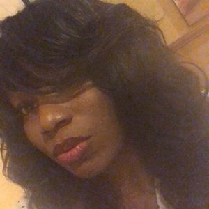 Meet your Posher, Regina